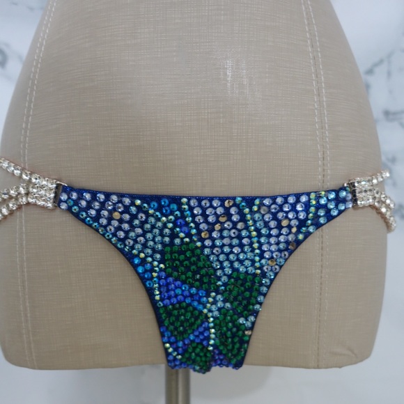 COMPETITION BIKINI - Picture 5 of 6